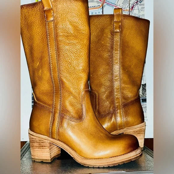 Tan Leather Heeled Boots PRICE IS FIRM - Picture 6 of 11